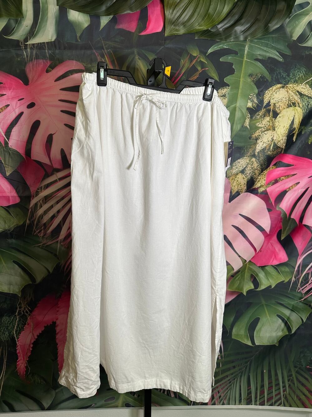 Universal threads white skirt XXL